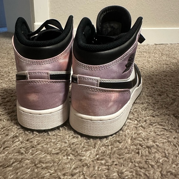 Worn only twice, super cute Jordans! - Picture 6 of 7